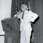 Porträt von Jonas Salk, auf Remember Our Tales in Erinnerung